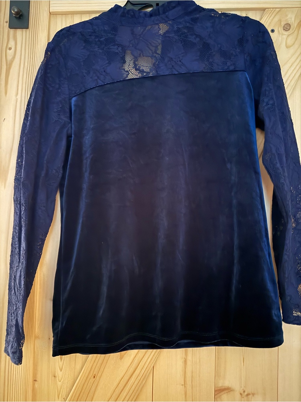 Halogen Women's Navy Lace Yoke Velvet Long-Sleeve Top